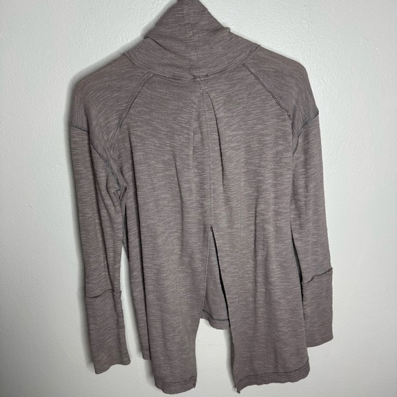 Free People We the Free - Split Back Turtleneck Ribbed Sweater
Oversized - Picture 9 of 10